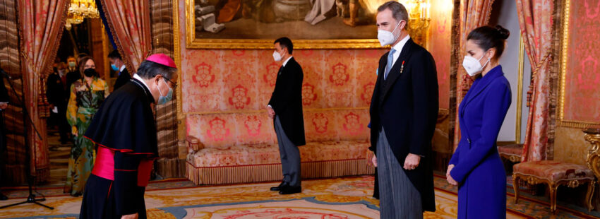 Bernardito Auza junto al Rey Felipe VI nuncio