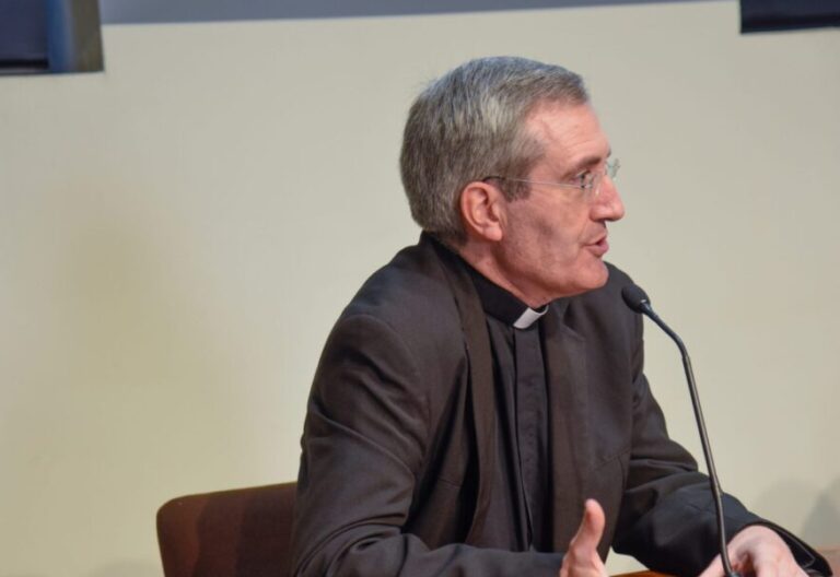 Javier Vilanova: “En los jóvenes está el futuro de nuestra familia humana”