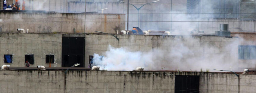 Motines en tres cárceles de Ecuador