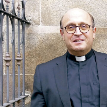 obispo auxiliar de Santiago de Compostela
