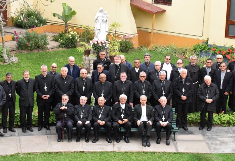 Los Obispos del Perú