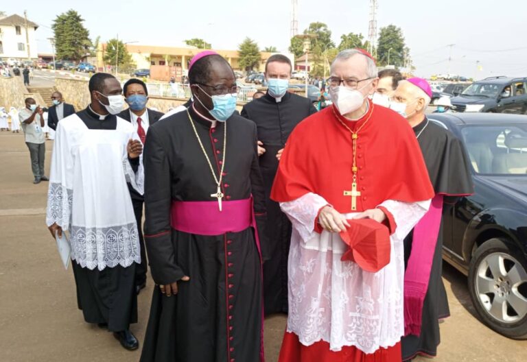 Parolin en Camerún