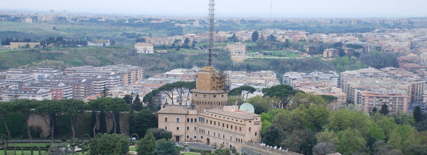 El Papa también se atreve con los podcast… y se estrena conversando con un joven trans
