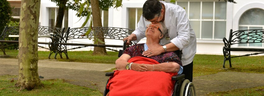 Jornada Mundial del Enfermo: cómo evitar que el cuidador se convierta en un segundo enfermo