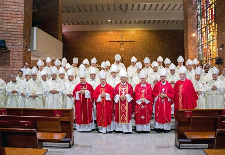 Los obispos peruanos en sintonía con la Vida Consagrada en la 25ª Jornada Mundial