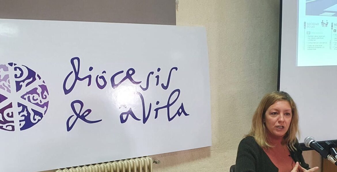 Tarjetas prepago: la alternativa de Cáritas a las colas del hambre