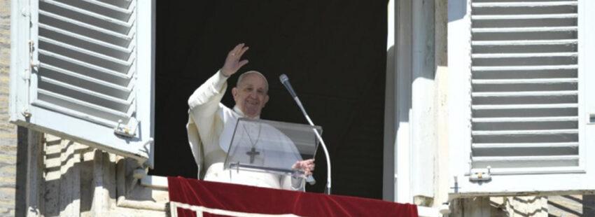 Francisco en el ángelus: “No tengamos miedo de dejarnos ‘poner en crisis’ por Jesús”