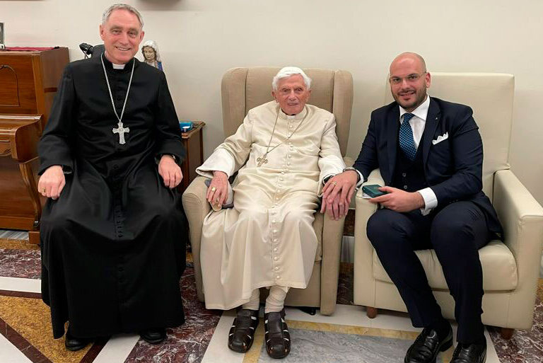 Benedicto XVI en su última audiencia privada