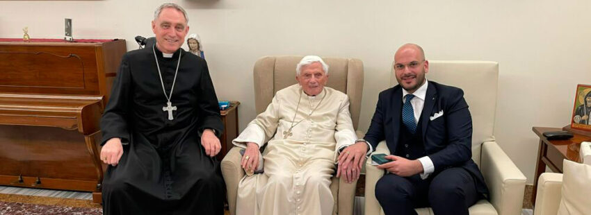 Benedicto XVI en su última audiencia privada
