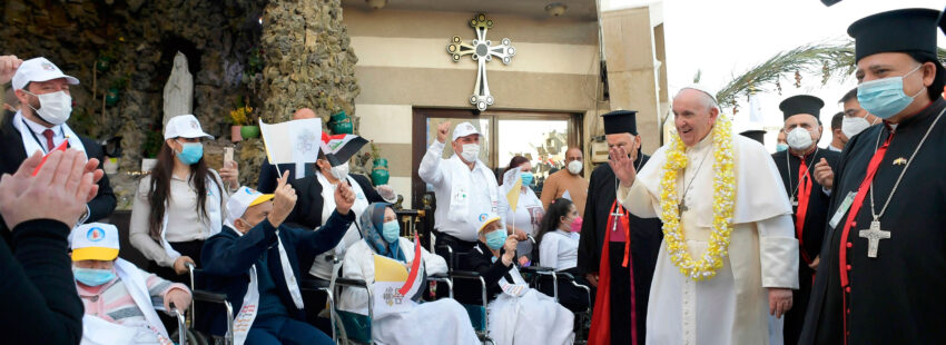 El papa Francisco, junto a la comunidad cristiana de Bagdad (Irak)