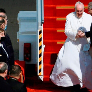 El papa Francisco, a su llegada Irak