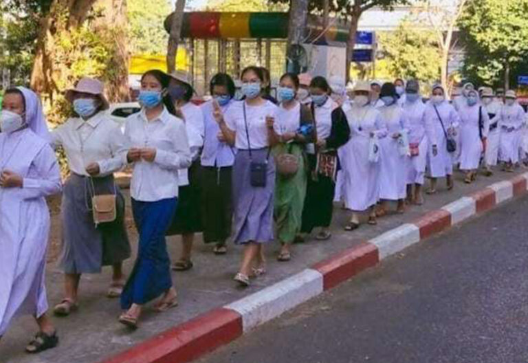 Las monjas quieren acabar con la violencia en las calles de Myanmar