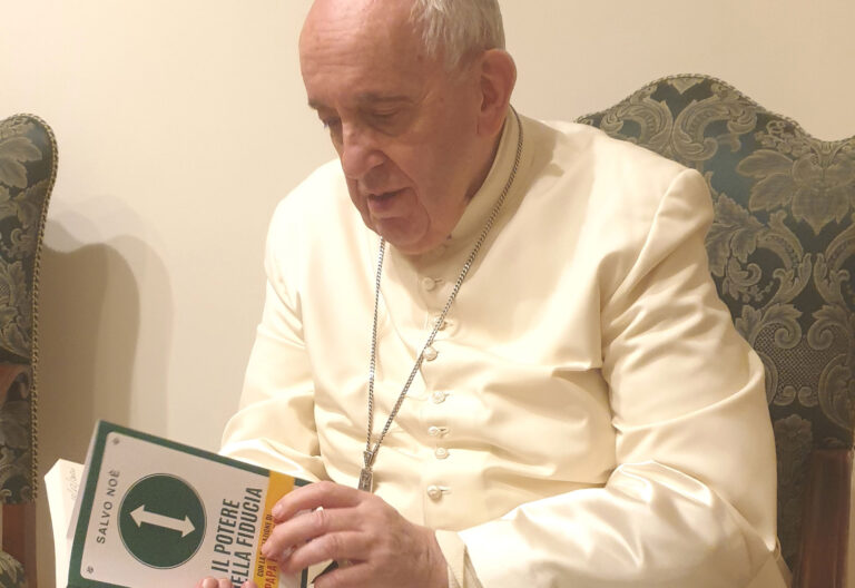 Papa Francisco libro Salvo Noe El poder de la confianza