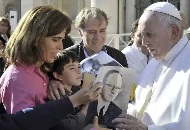 El empresario argentino, Enrique Shaw, venerable