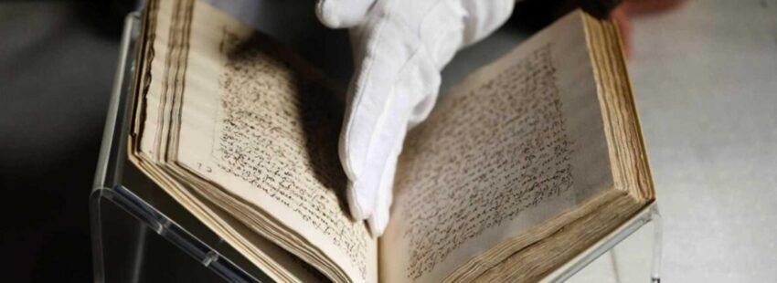 Una carmelita destapa el exilio a Ginebra de cuatro códices de Teresa de Jesús durante la Guerra