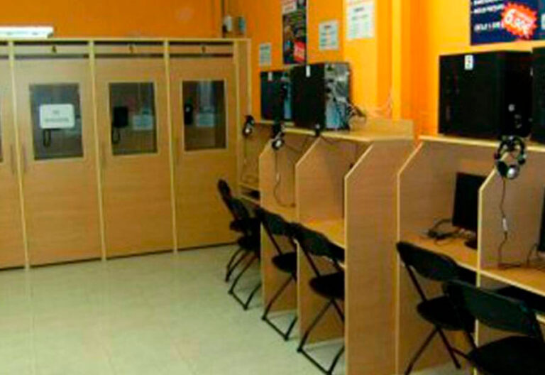 Entre tornos y locutorios