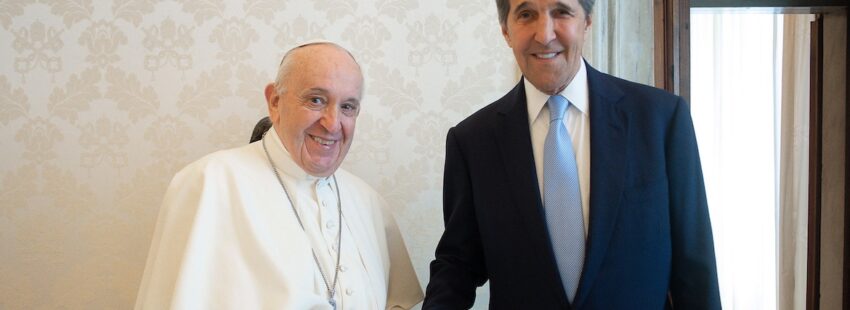 Francisco con John Forbes en el Vaticano