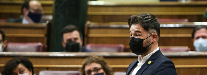 Gabriel Rufián define a los cristianos como personas que “creen en serpientes que hablan” y