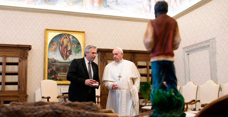 Alberto Fernández en audiencia con el papa Francisco