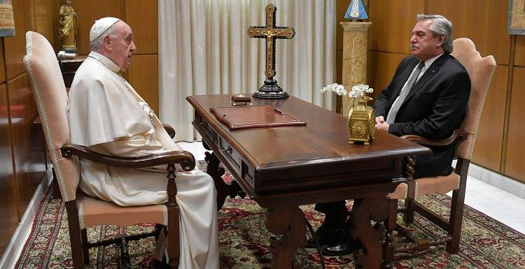 Alberto Fernández en audiencia con el papa Francisco