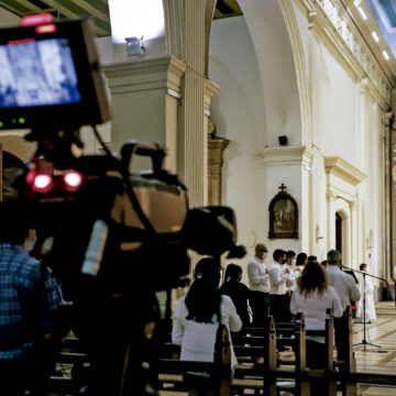 celebración con medios de comunicación