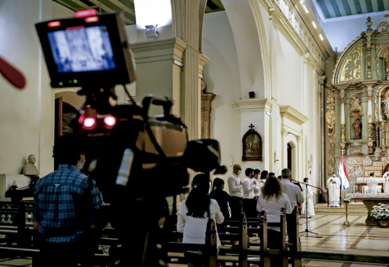 celebración con medios de comunicación