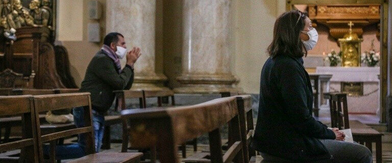 Argentina: vuelven las celebraciones religiosas con un 30% de aforo       