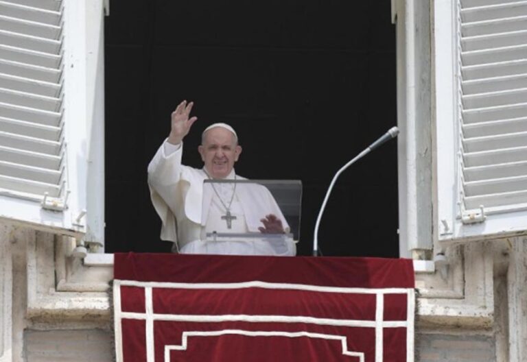 Francisco pide derrotar la “cizaña de la desconfianza” para “salir bien de la pandemia”