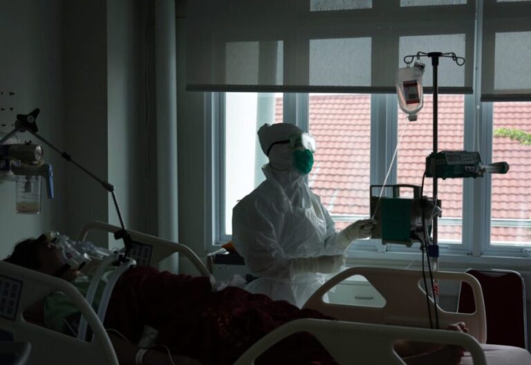 La Iglesia pide que sus residencias y hospitales sean “zonas libres de eutanasia”