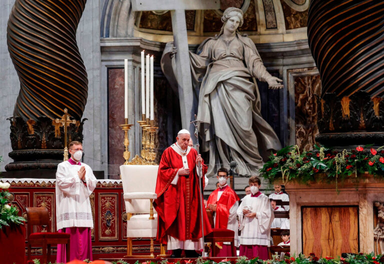 El papa Francisco, en la celebración de San Pedro y San Pablo