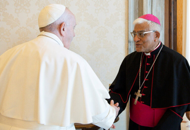 El Papa recibe a Miguel Cabrejos