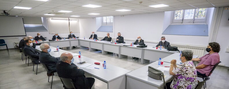 Los obispos catalanes piden “diálogo y medidas de gracia” respetando la justicia, pero eluden