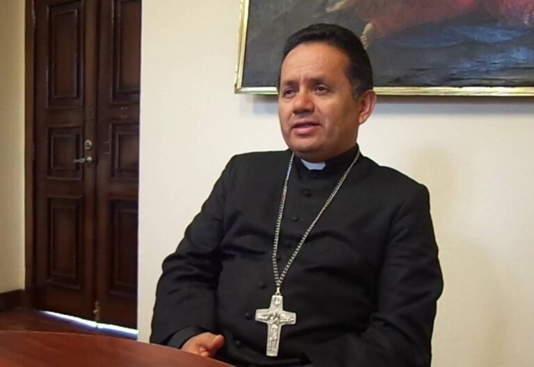 Vicente Danilo Echeverría asume como administrador apostólico de Tulcán