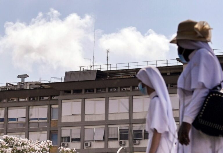 El Papa crea una fundación para ‘rescatar’ a los hospitales católicos