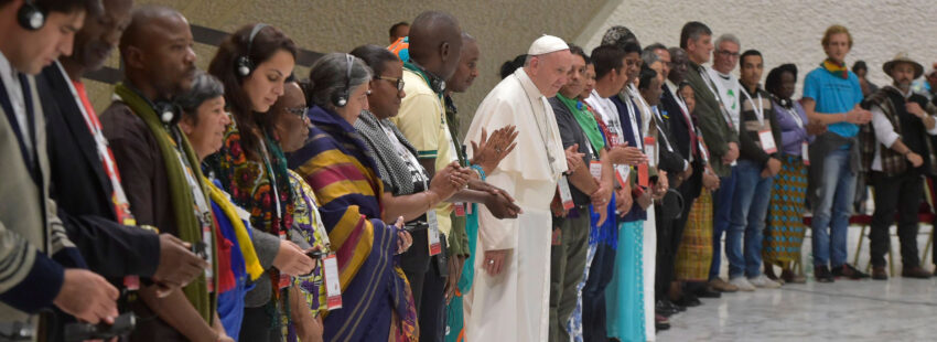 El papa Francisco con los Movimientos Populares en el Vaticano