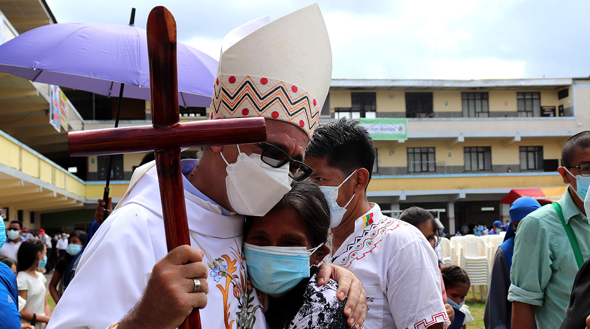 Miguel Cadenas se posesiona como obispo de Iquitos
