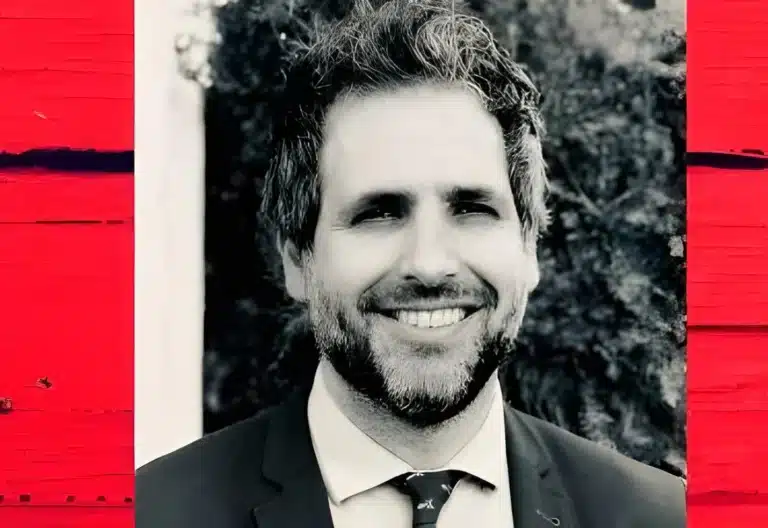 John Bell: “Los estadounidenses tienen una fuerte conexión con Dios”