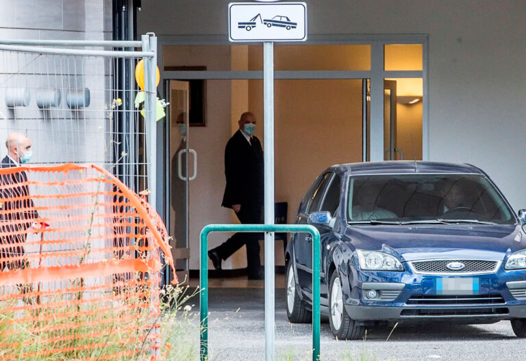 El papa Francisco, a su salida del hospital Gemelli