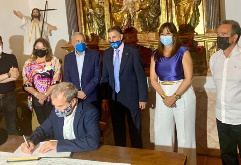 Fernando Simón se lleva el oro de una parroquia aragonesa