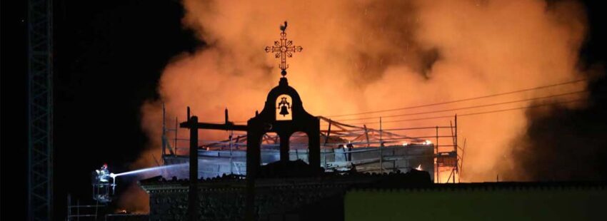 Un incendio obliga a evacuar un monasterio cisterciense en Palencia