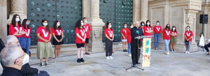 El arzobispo de Santiago lanza la Peregrinación Europea de Jóvenes con la esperanza de una visita