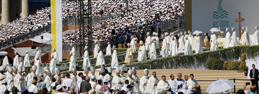 El cardenal Farrell será la voz del Papa en el Congreso Eucarístico Internacional de Ecuador