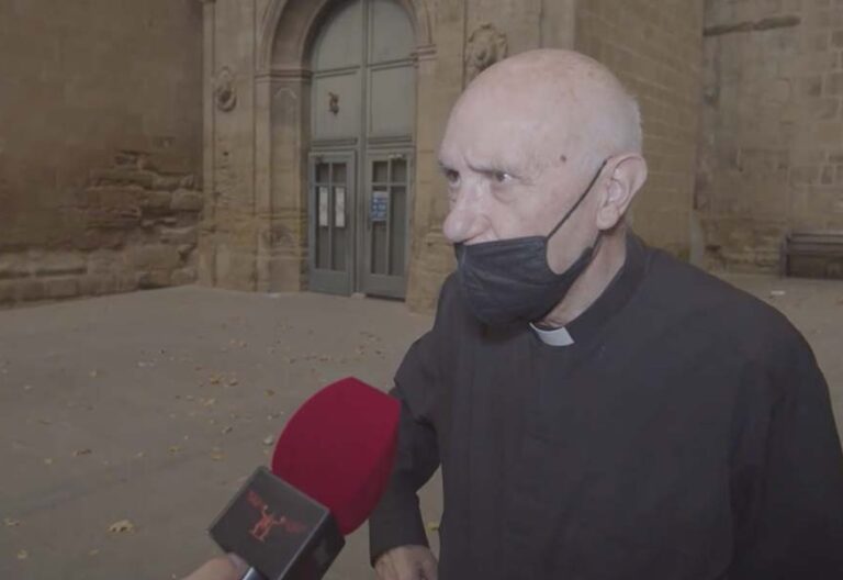 El decano de la catedral explica la dimisión de Novell: “No quiere llevar una doble vida ni ser