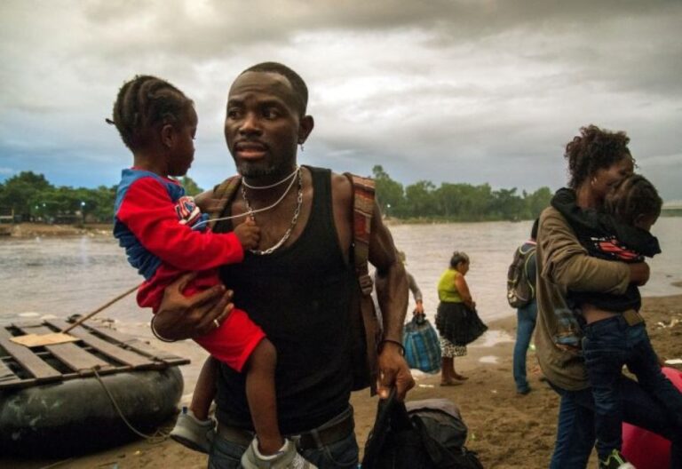 migrantes río Suchiate