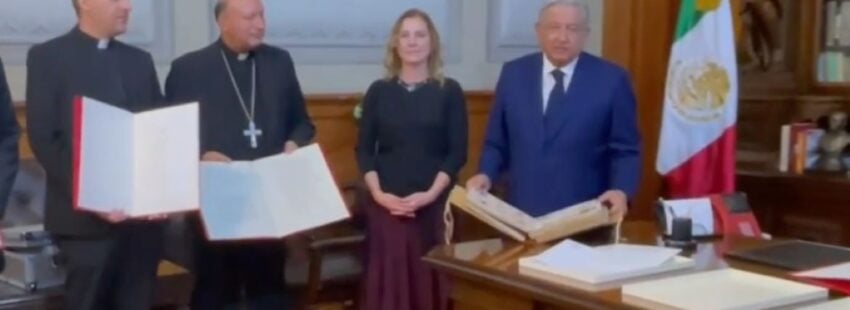 Nuncio Coppola y Andrés Manuel López Obrador