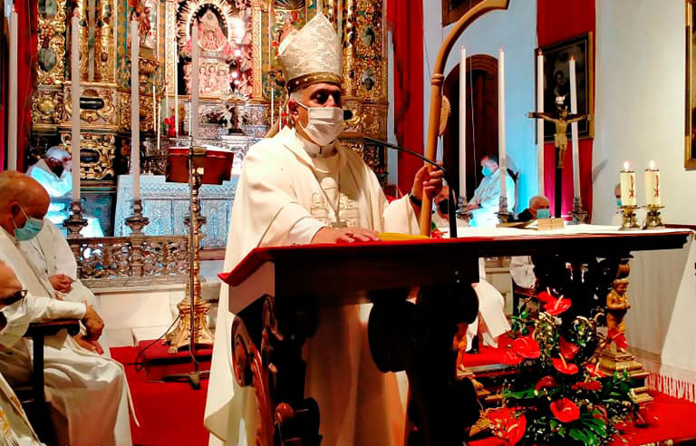 El obispo de Tenerife, Bernardo Álvarez, visita La Palma tras la erupción del volcán