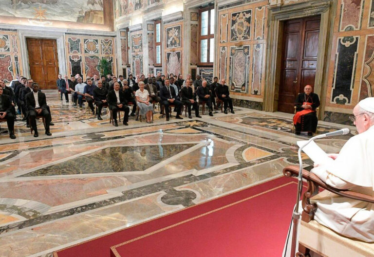 El papa Francisco, en audiencia con los claretianos que celebran su capítulo general