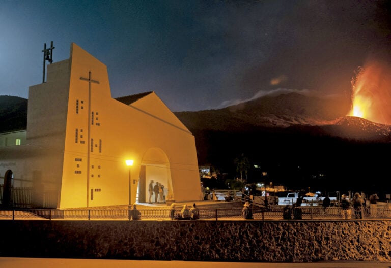 Los obispos de Canarias, unidos en oración por La Palma