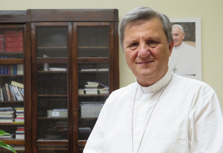 secretario general de la Secretaría para el Sínodo de los Obispos