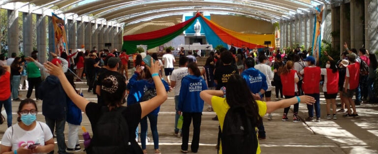 Chile: los jóvenes peregrinaron al santuario mariano de Puquillay